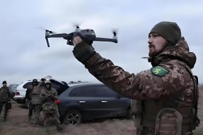 米乐官方网站-红蓝军团争锋相对，激情角逐难分胜负的简单介绍