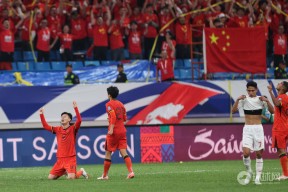 米乐官网app-孟加拉国家队在比赛中大获全胜，引来一片赞誉(孟加拉国现在的状态)