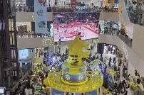 米乐体育官网-关于无法褪去球迷们的热情，球场内外热闹非凡的信息