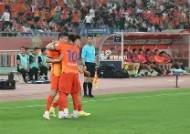 米乐官网app-反复搏杀！连续战平，实力得到认可