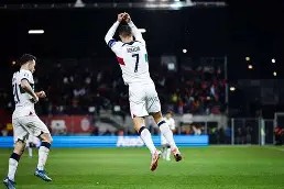 米乐官方网站-包含葡萄牙豪取三分，晋级前景一片光明的词条