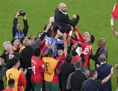 欧洲球队教练因战绩不佳遭到批评(欧洲球队教练因战绩不佳遭到批评视频)